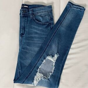 2/$30🍑 FN Ripped Skinny Jeans